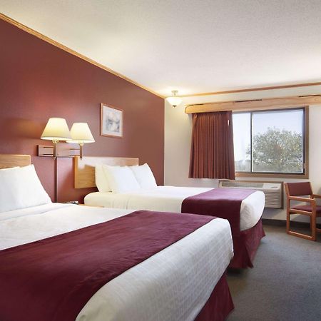 Motel Super 8 By Wyndham Eveleth Exteriér fotografie