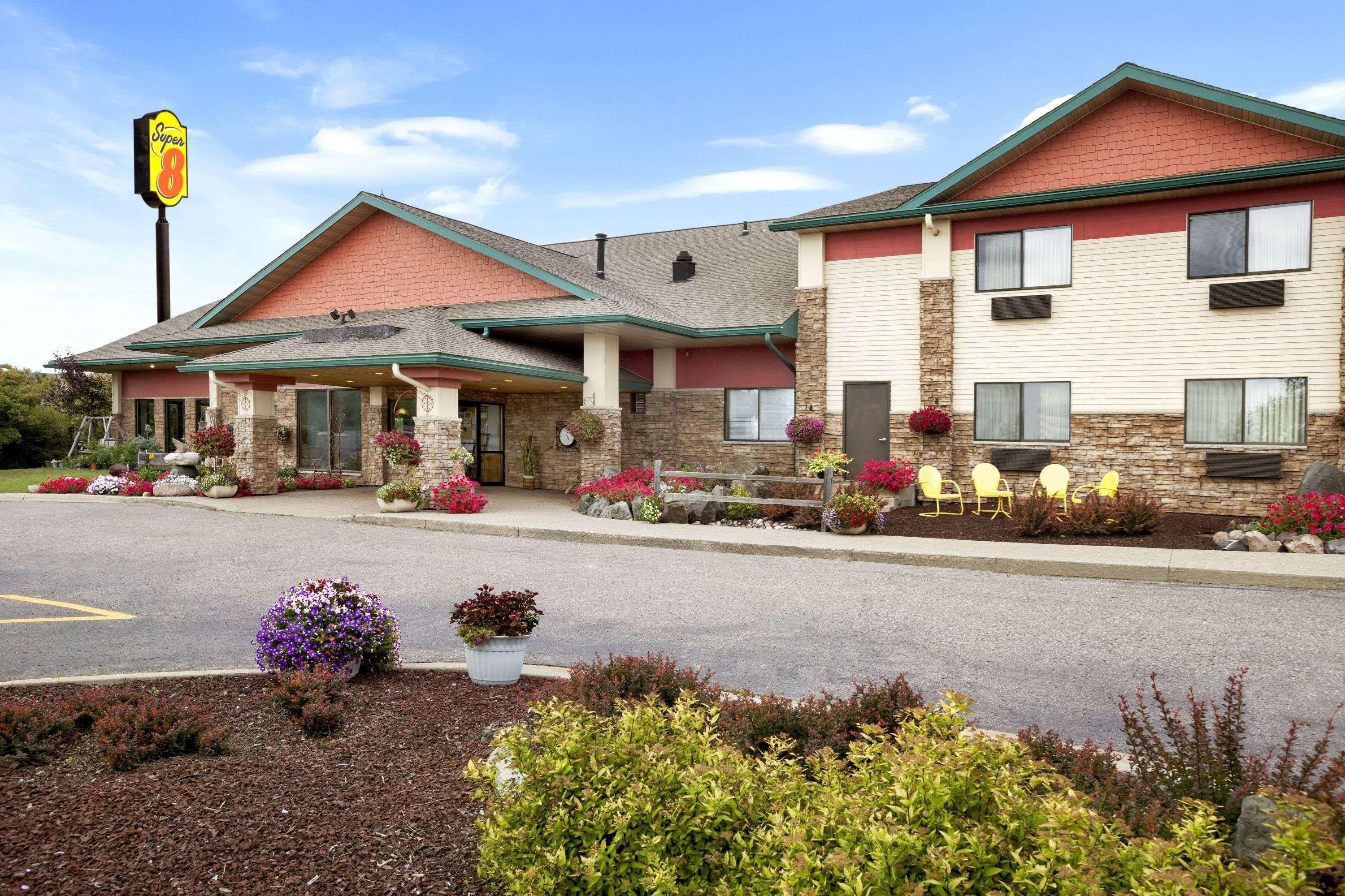 Motel Super 8 By Wyndham Eveleth Exteriér fotografie